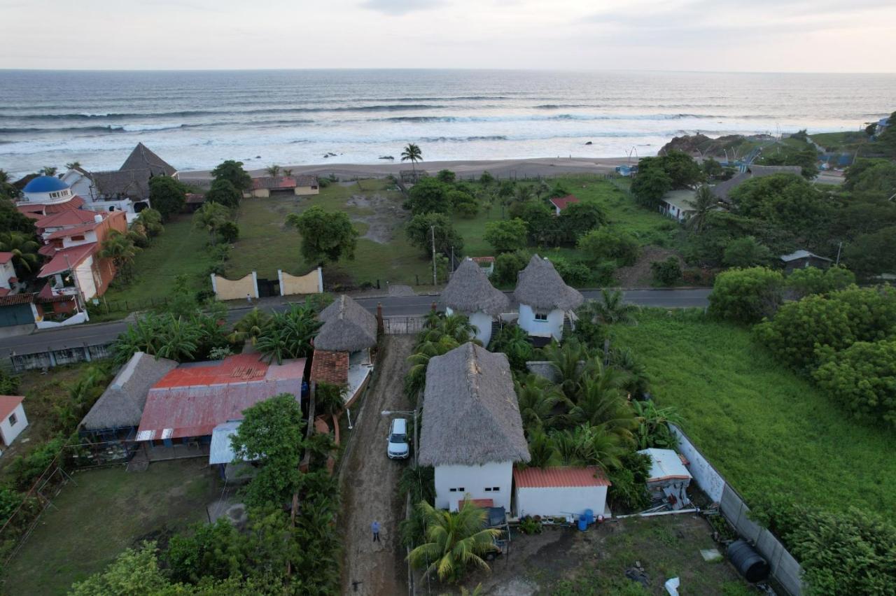 Nayal Lodge Hotel Poneloya Bagian luar foto